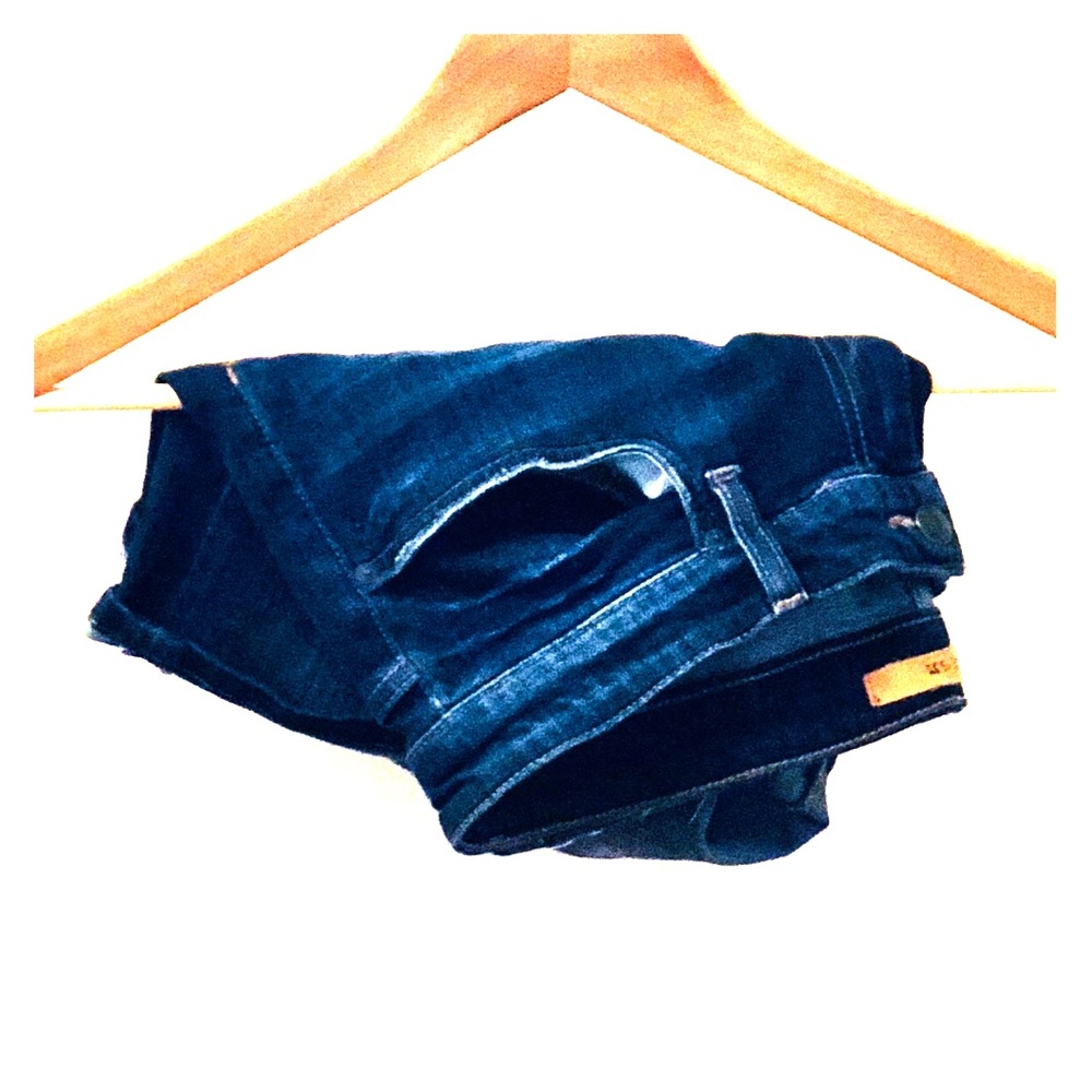 joes waist 31 jean shorts. mid length